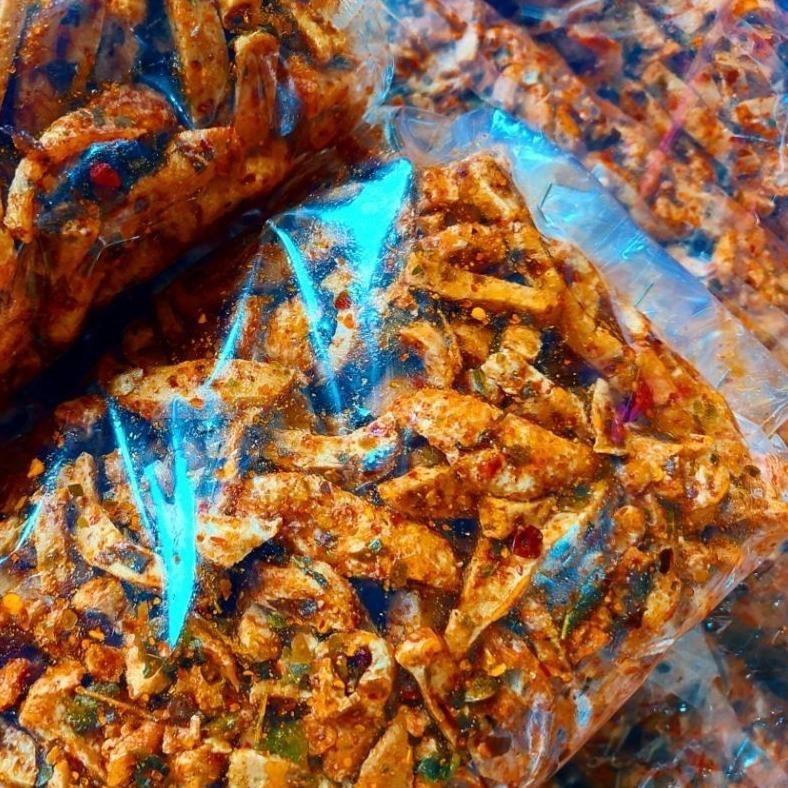 

Basreng Viral 1 Kg / Basreng Viral Isi 1 Kg Basreng Pedas Daun Jeruk /Baso Goreng /Basreng