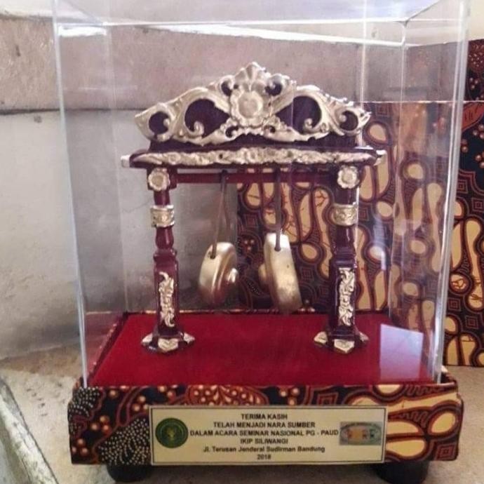 Miniatur souvenir Alat Musik Gong