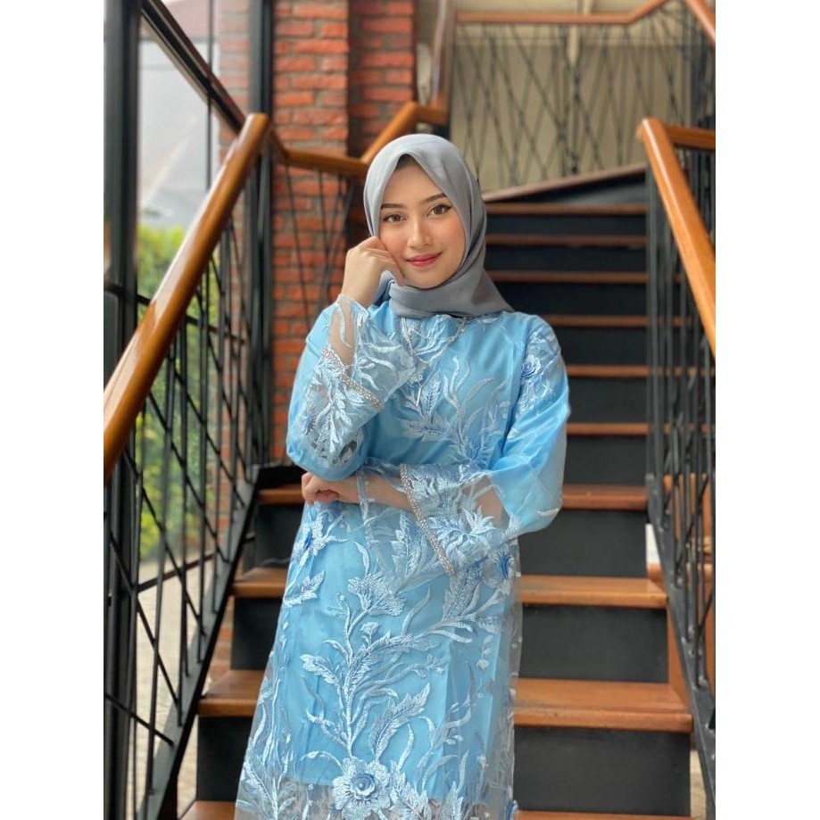 Kebaya Tile Elizabeth , kebaya 3D , kebaya wisuda, kebaya pesta