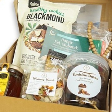 SALEE Hampers B Gift Paket Sehat Makanan Parcel Bes