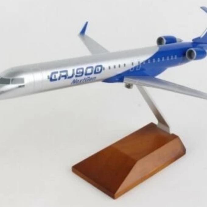 Miniatur Pesawat Bombardier CRJ900 Nextgen 1:100 Diecast No Herpa Hot