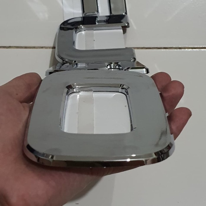 Emblem Fuso Besar / Logo Tulisan Fuso Besar / Tulisan Fuso Depan Truk