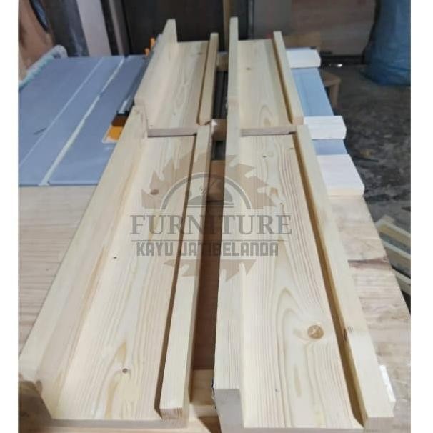 Ambalan Rak Dinding / Rak Hiasan/ Rak Buku/ Rak Foto Kayu Jati Belanda Evander.Online