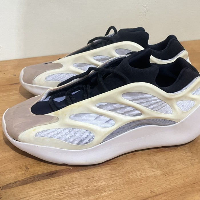 ADIDAS YEEZY 700 V3 AZAEL BEKAS