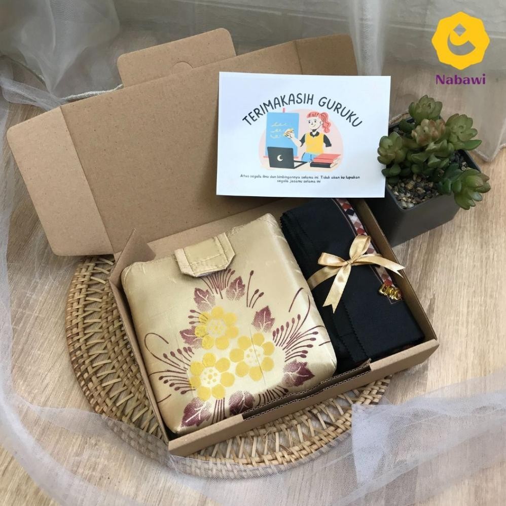 KODE 000 Hampers Kado Guru Kado Cewek Isi Mukena Jilbab Kado Ultah Wisuda Oleh Oleh Haji Umroh Nabaw