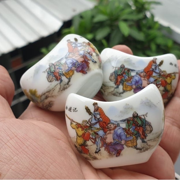 Cepuk Keramik Sabit Cungkok