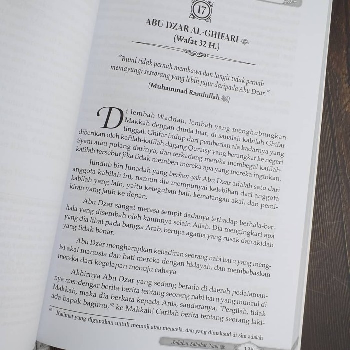 

Buku Jejak Perjuangan Dan Keteladanan Sahabat-Sahabat Nabi