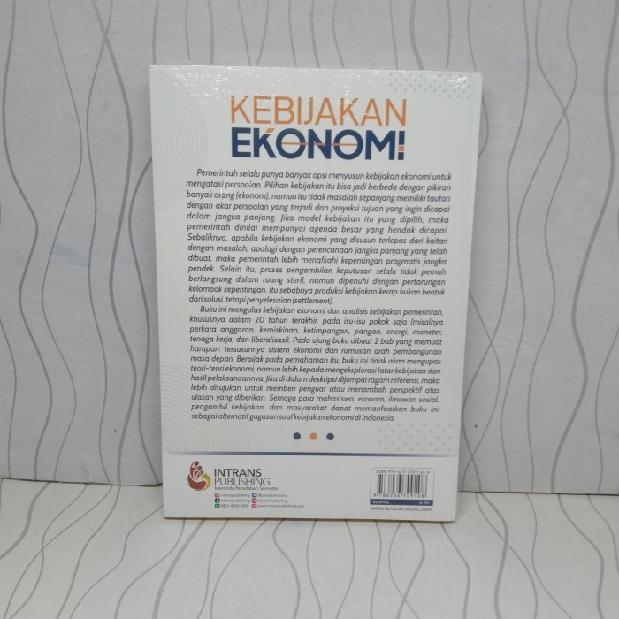 

Buku Kebijakan Ekonomi : Regulasi , Institusi , Konstitusi