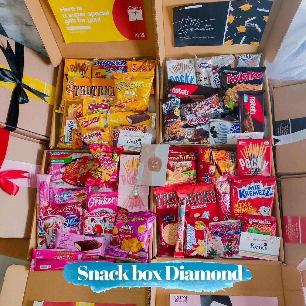 

SNACK BOX 2 | HAMPERS GIFT ULTAH KADO CEWEK COWOK WARNA HITAM PINK MERAH SNACKBOX PARCEL ULANG TAHUN ORIGINAL PRODUK