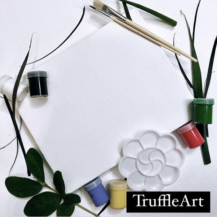 

Kanvas Lukis + Easel Tripod + Kuas Lukis ( 1Sets ) warna Putih 20x30 K01