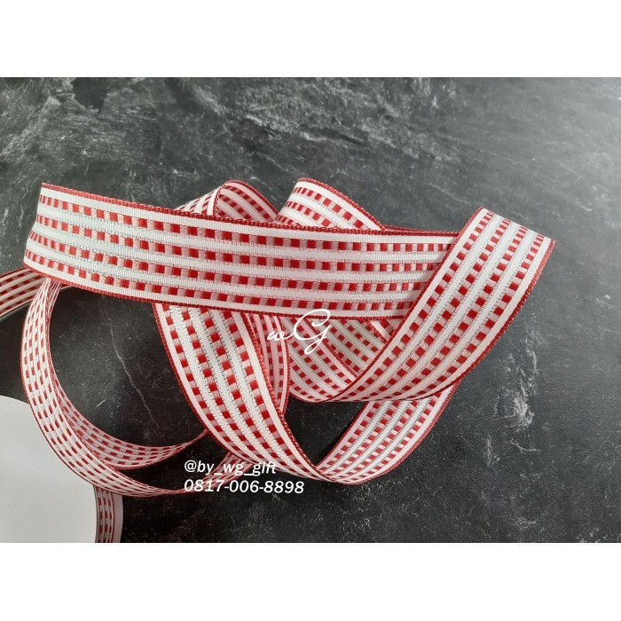 Ataritagrosir Pita Putih Motif Kotak-Kotak Merah; Lebar 3.8 Cm; Panjang 25 Yard