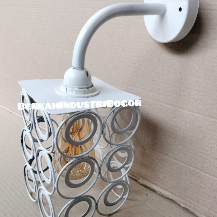 LAMPU DINDING MODERN KLASIK HIAS