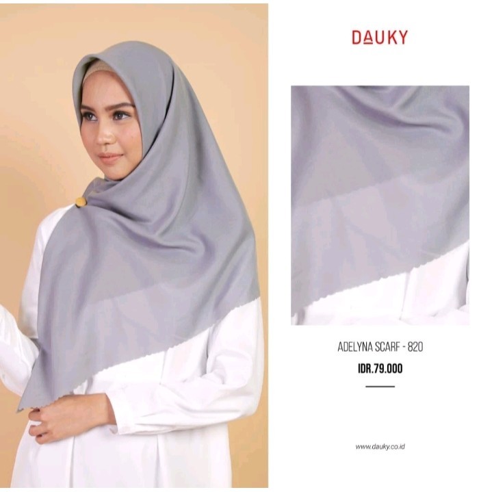 Dauky Segi Empat Polos Adelyna Scarf