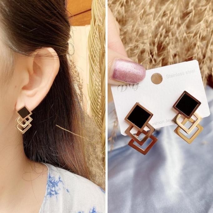 anting titanium impor anti karat/anting titanium/anting hitam