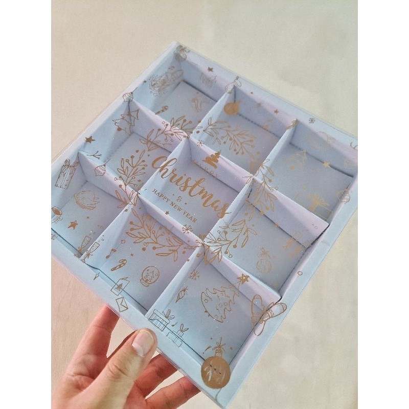 

5 pcs dus box eggtart mika motif natal II putih sekat 9 size 7.3 cm