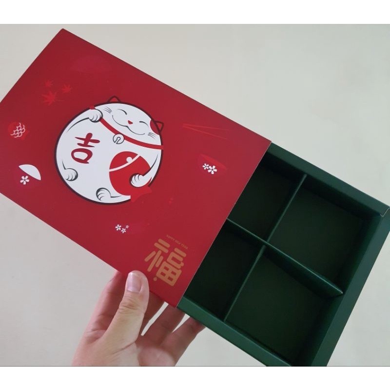 

5 pcs dus box eggtart imlek lucky cat hijau sekat 6 size 7.5 cm