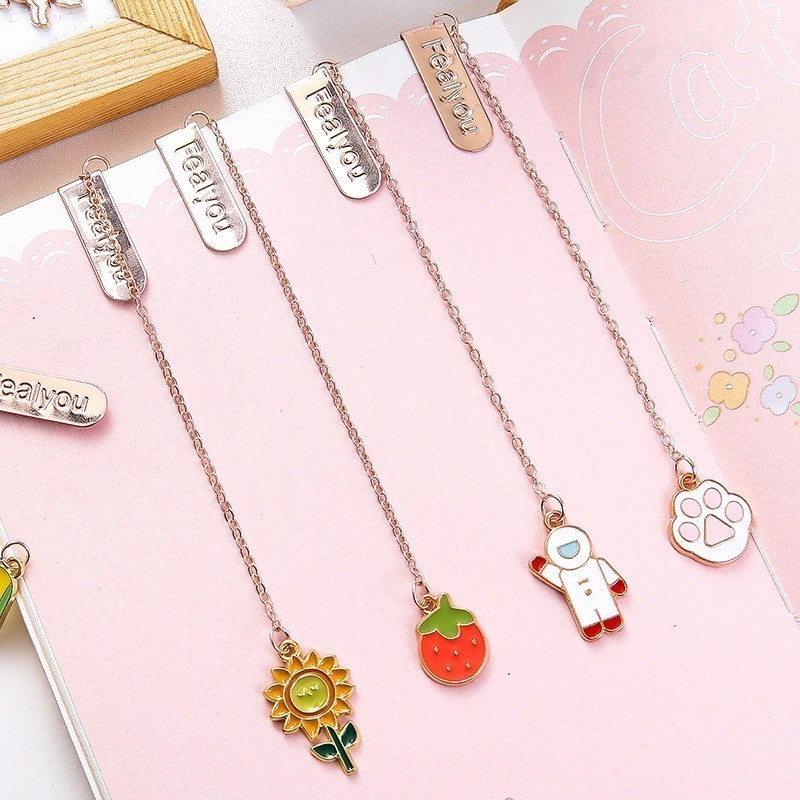 

OST Pembatas Buku Karakter Korean Ins Cartoon Metal Pendant Bookmark Paper Clip Besi Motif Kartun Penjepit Buku Dengan Liontin Bahan Metal