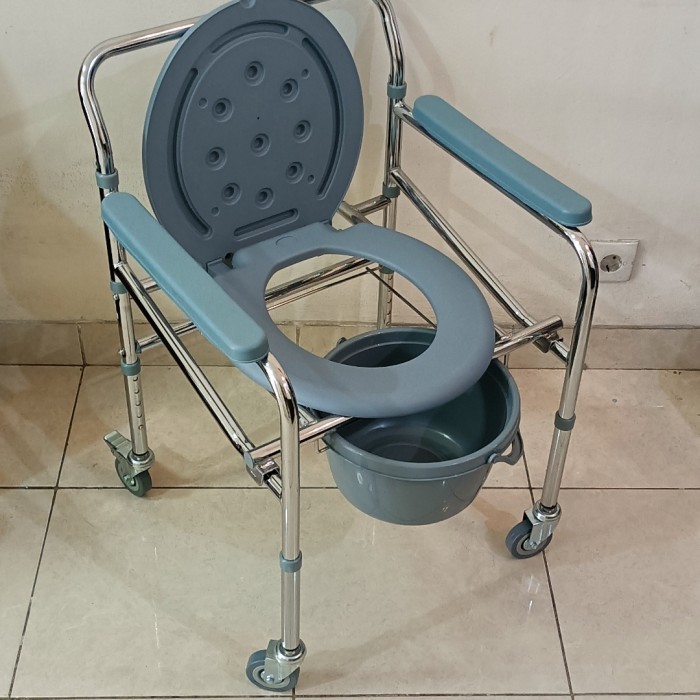 Kursi Bab Lansia Untuk Orang Sakit Commode Chair Pispot Dengan Roda