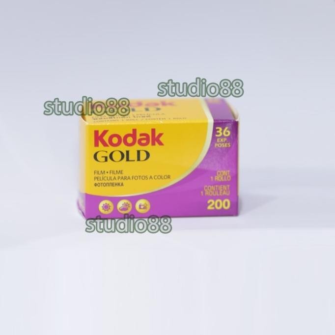 Roll Film Kodak Gold 200 - 135