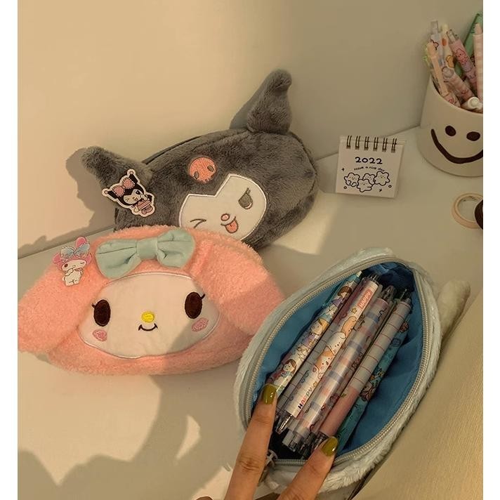 

ter-98 Sera Stok Tersedia dompet hello kitty sanrio cath kidston tempat pensil gulung pouch glitter tempat pensil lucu Sera Jepang Gaya Baru Kuromi Yugui Anjing Melody Tempat Pensil Alat Tulis Tas Penyimpanan Tas Kosmetik Siswa Kotak Alat Tulis Hemat