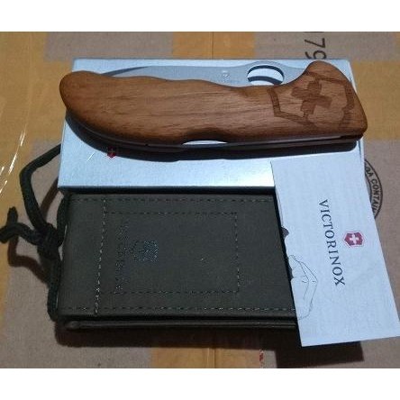 Pisau Lipat Victorinox Hunter Pro Wood Multi Tool Original