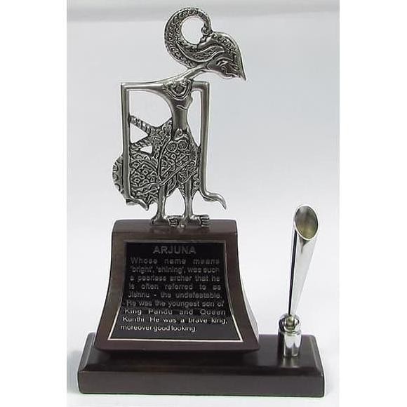 

Plakat souvenir tempat pulpen wayang Arjuna/tpt alat tulis/12x4x20cm