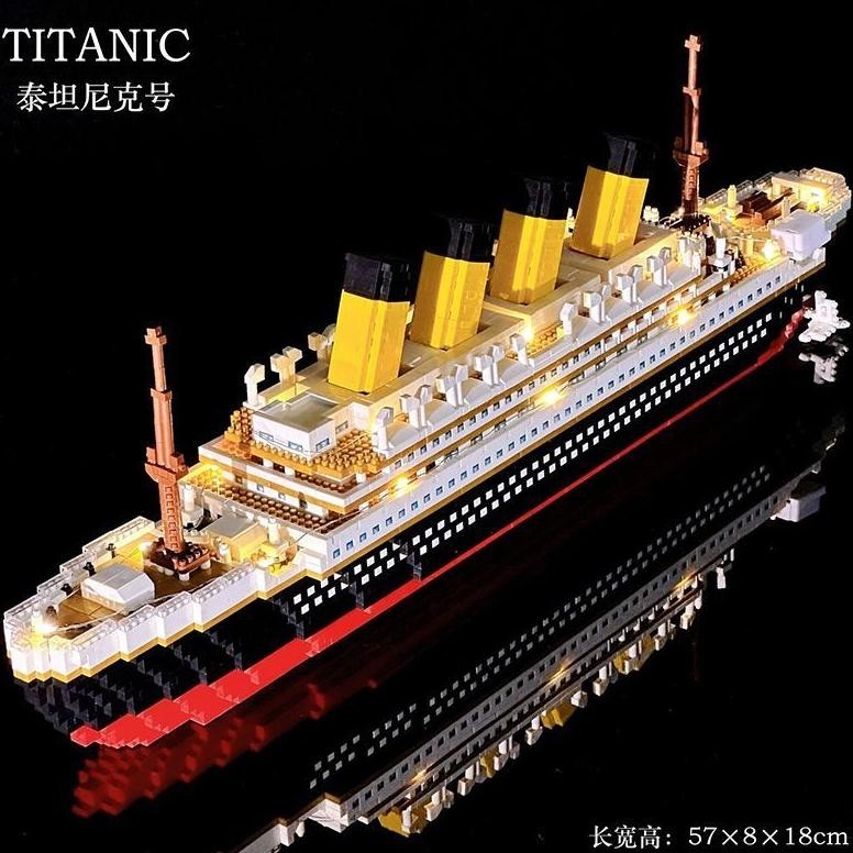 (DISKON) 6000Pcs Kapal Titanic Mainan Balok Susun Bricks Kapal Titanic/ 6000Pcs Kapal Titanic /Maina