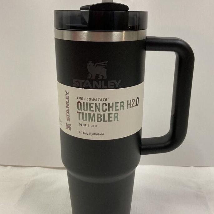 Tumbler Stanley cup Quencher 887ml 30oz Black / Botol minum Stanley Quencher 40oz Hitam P88S