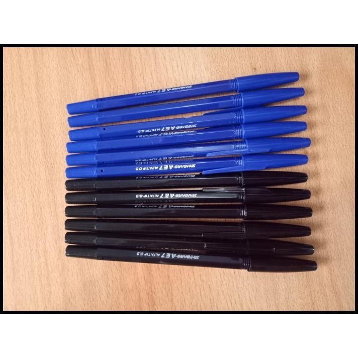 

DISKON PULPEN BOLPEN BALL POINT STANDARD AE7 0.5MM HITAM !