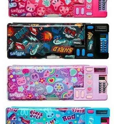 

SALE!! SMIGGLE ORIGINAL STYLIN POP OUT PENCIL CASE / KOTAK PENSIL TEMPAT KOTAK PENSIL ANAK TERLARIS TERBARU BRAND ASLI 100% MODERN TERMURAH BERKUALITAS BAGUS UNIK TREND 2023 2024