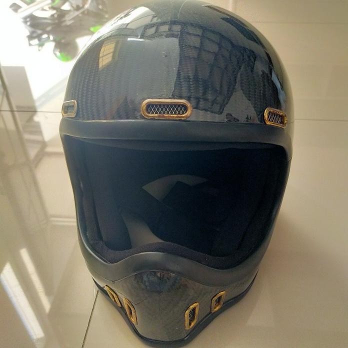 HELM SHOEI