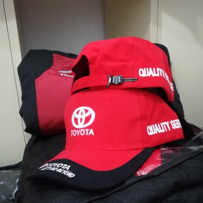 Merchandise Topi Toyota