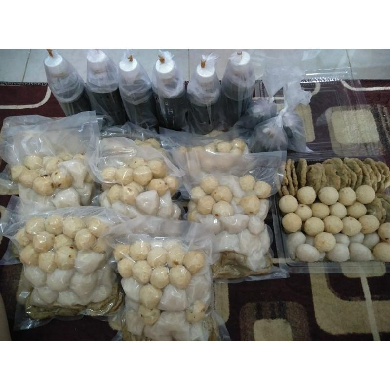 

PEMPEK KHAS PALEMBANG CAMPUR ISI 20 ASLI PALEMBANG + CUKO ASLI PALEMBANG