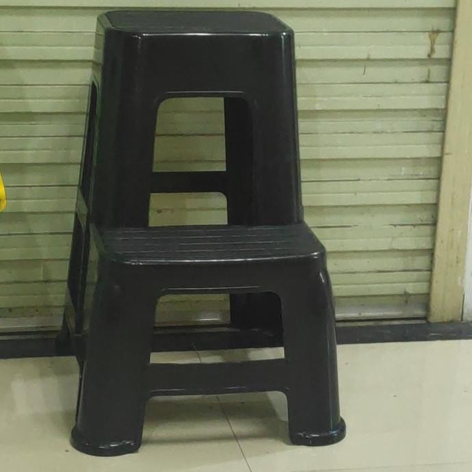 Kursi Tangga Plastik