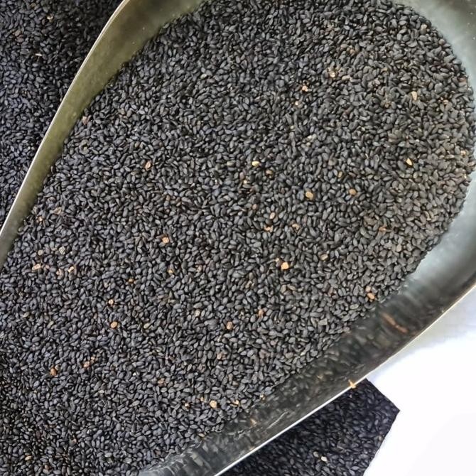 

Biji Selasih 1kg Kualitas Bagus - Basil Seed BS01
