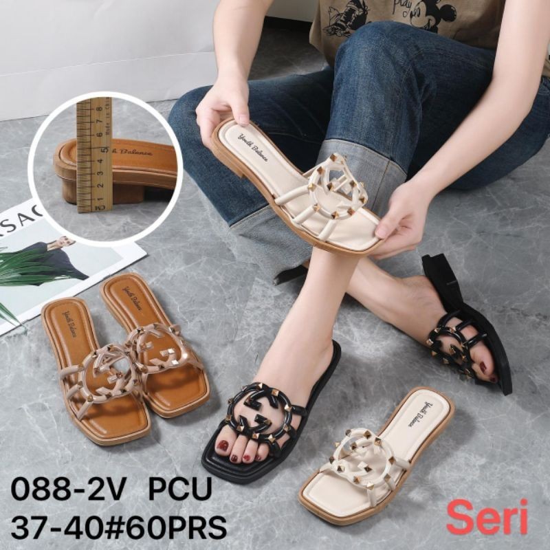 Sandal Selop Slip On Flat Jelly Wanita Piramid Duri GC Karet Import 088