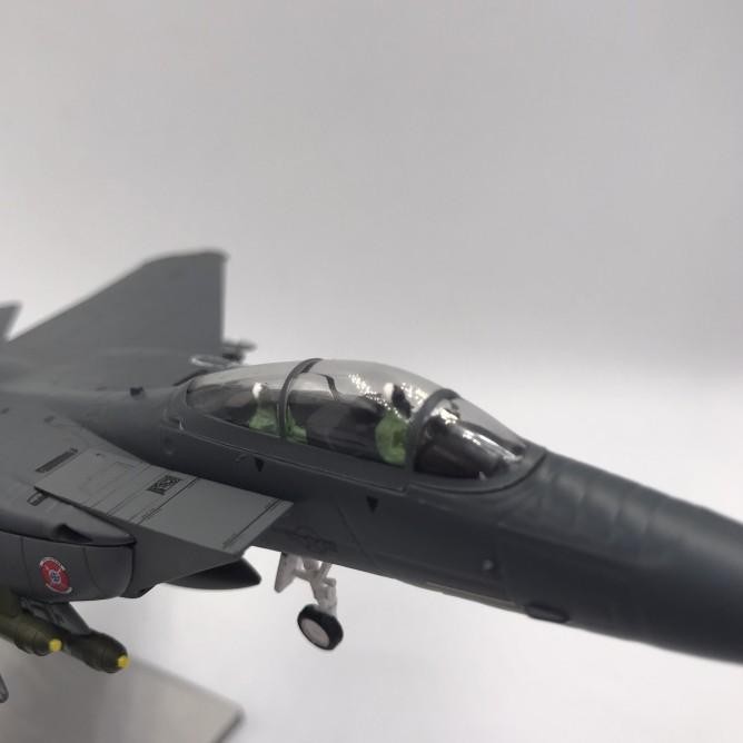 Diecast Pesawat Tempur F15E Skala 1:100