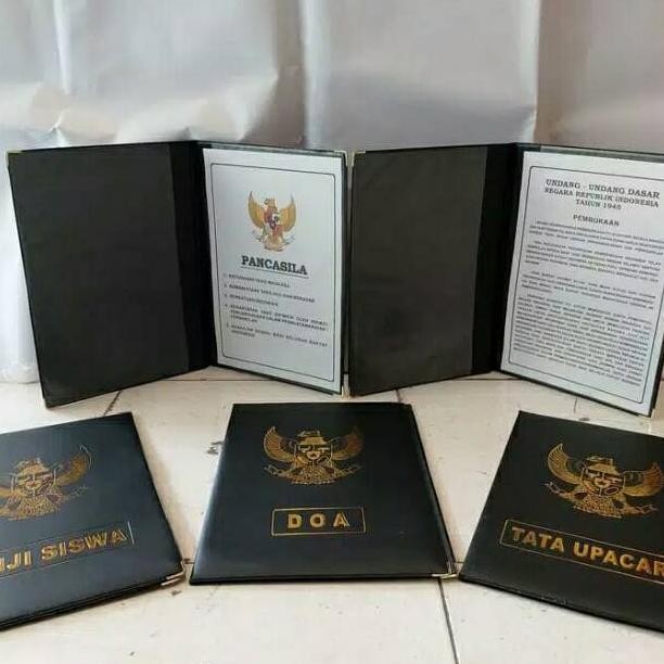 

Big Sale Perlengkapan Map Upacara Isi 5 Dengan Atau Tanpa Slempang Termurah