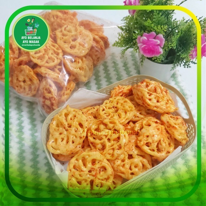 

Camilan / Snack Kerupuk Seblak Mawar Pedas per 250 gram