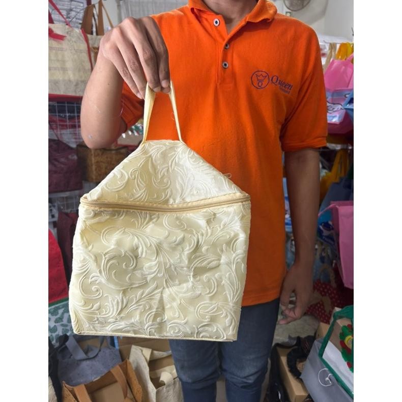 

fbx-4 HARGA LUSIN ISI 12 BIJI- TAS HAJATAN KUBUS EMBOS PREMIUM TEBAL ASLI 70 GSM SIZE 22x22 -PAKAI RESLETING- Viral