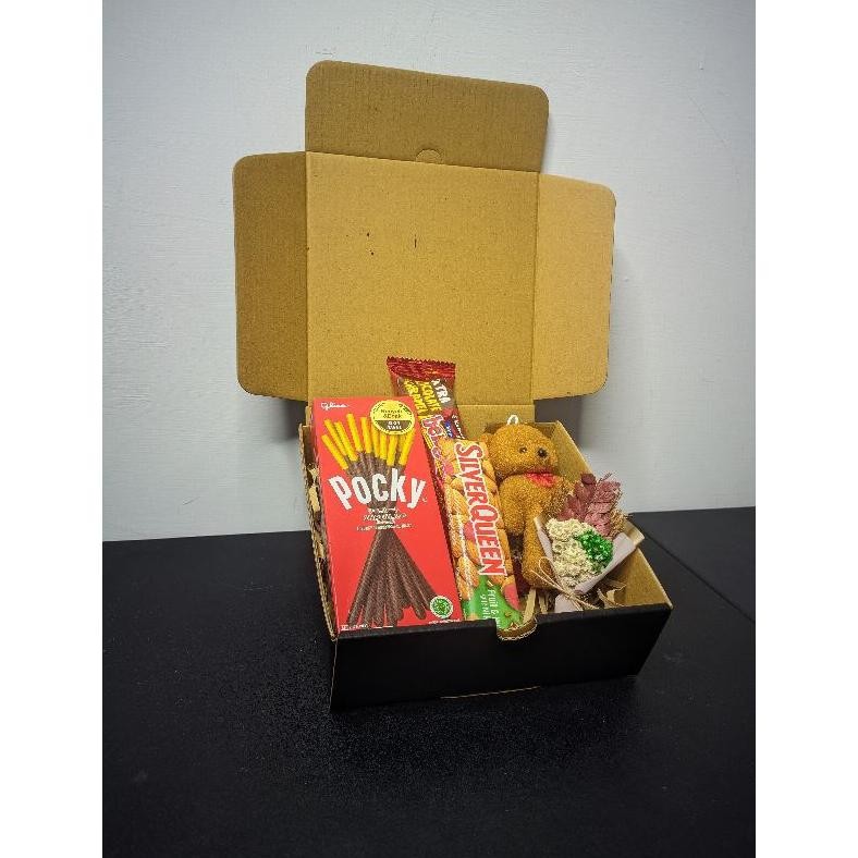 

gjk-25 Hampers Snack Box Kado Ulang Tahun Pacar Gift Box Gantungan Kunci Hadiah Pacar Anniversary Kado Murah Hari Guru Kado Cewek Cowok Set Kado Anak Buket Kado Hari Guru Premium