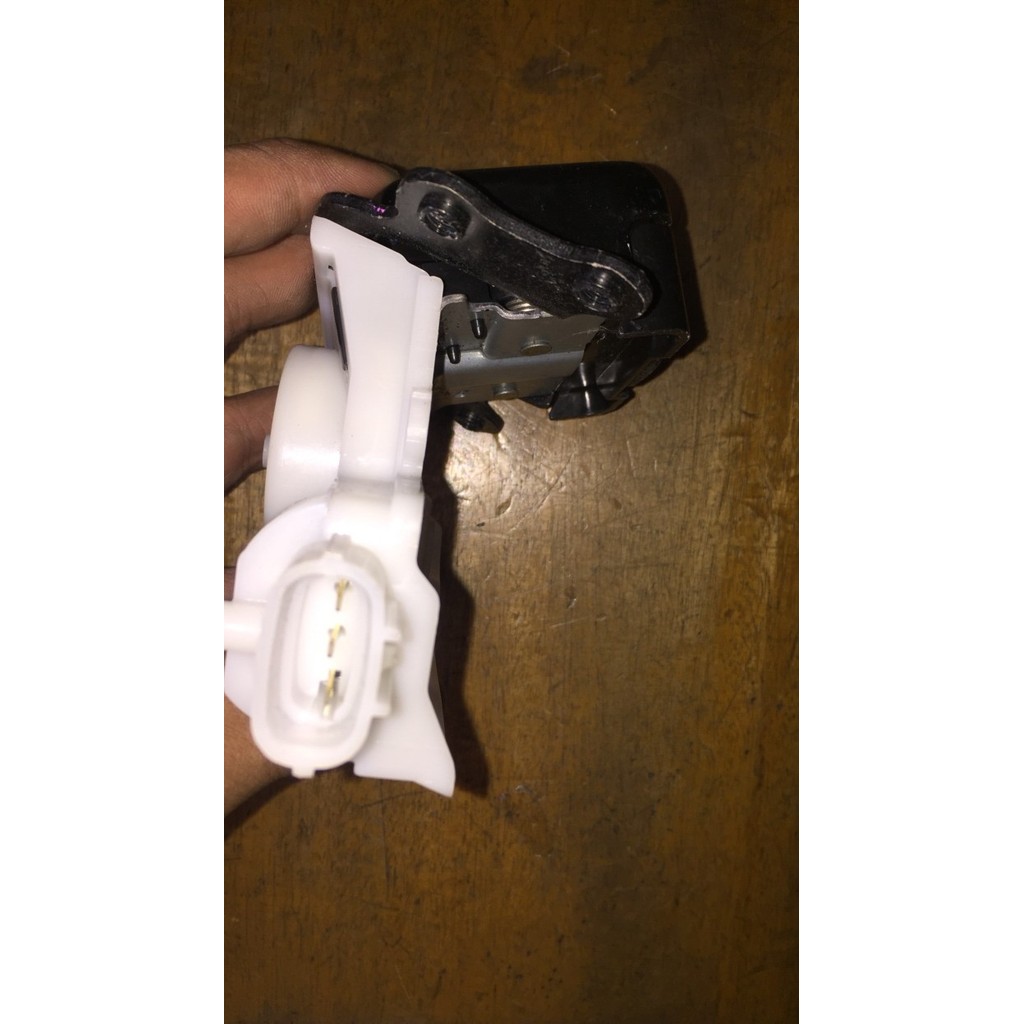 Door lock pintu bagasi inova innova reborn fortuner VRZ