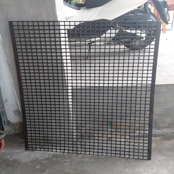 Plat Lubang Besi Bolong Perforated Persegi Ukuran 60Cm X 60Cm Terbaik