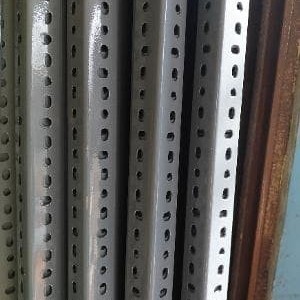 Siku Lubang / Besi Siku Lobang 3,6 X 3,6 X Tebal 1,2Mm (3 Meter/300Cm) Restock