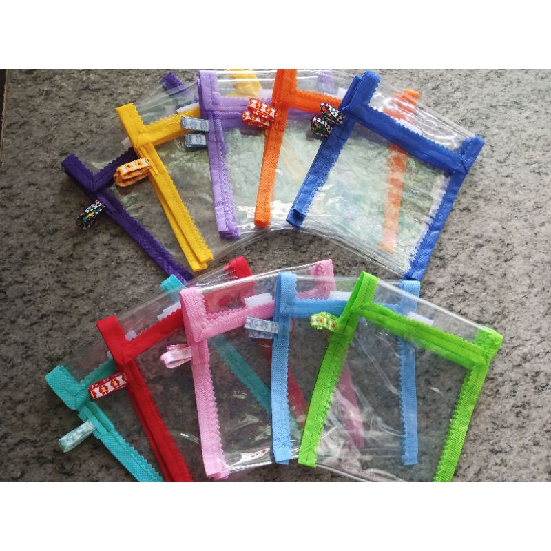 

Tempat tabungan polos sudut mika tebal