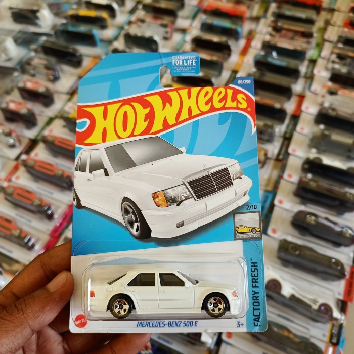HOT SALE HOTWHEELS MERCEDES BENZ 500 E PUTIH US CARD TERBARU