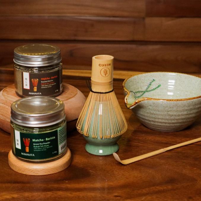 

Paket Japanese Tea Ceremony Chasen Chawan Spoon Stand + Matcha Pilihan
