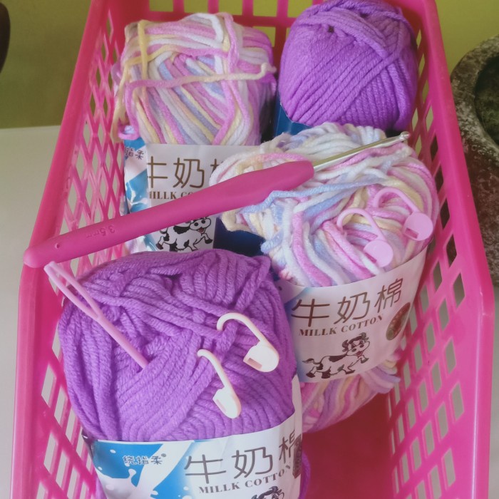 

PAKET HEMAT LEBARAN BENANG RAJUT UNTUK PEMULA