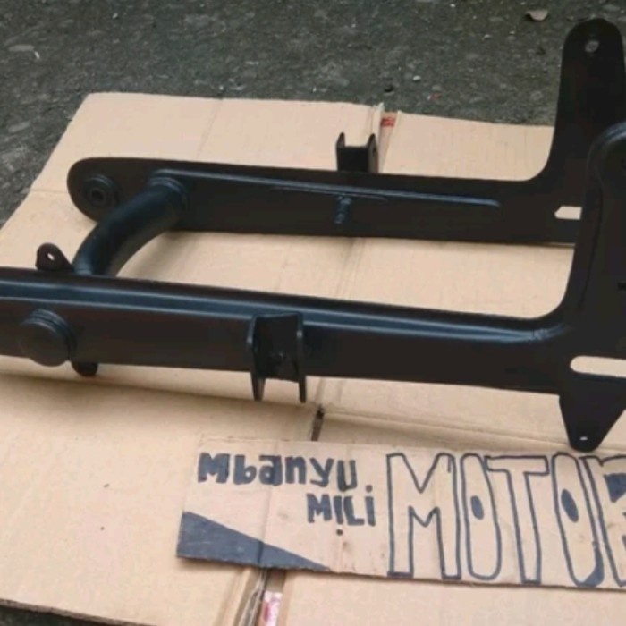 {Bekas} swing arm lengan ayun honda c70 c700 c800 supercup shock pendek ori Berkualitas