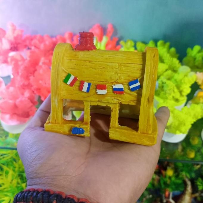 Mainan Spongebob Rumah Nanas Hiasan Aquarium